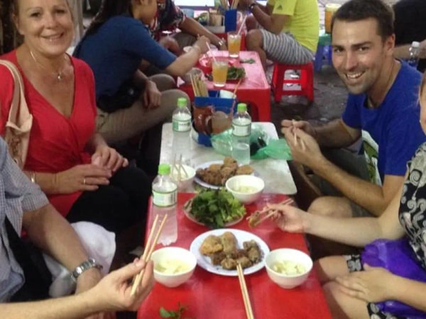 Small Group Hanoi Street Food Tour with a Real Foodie